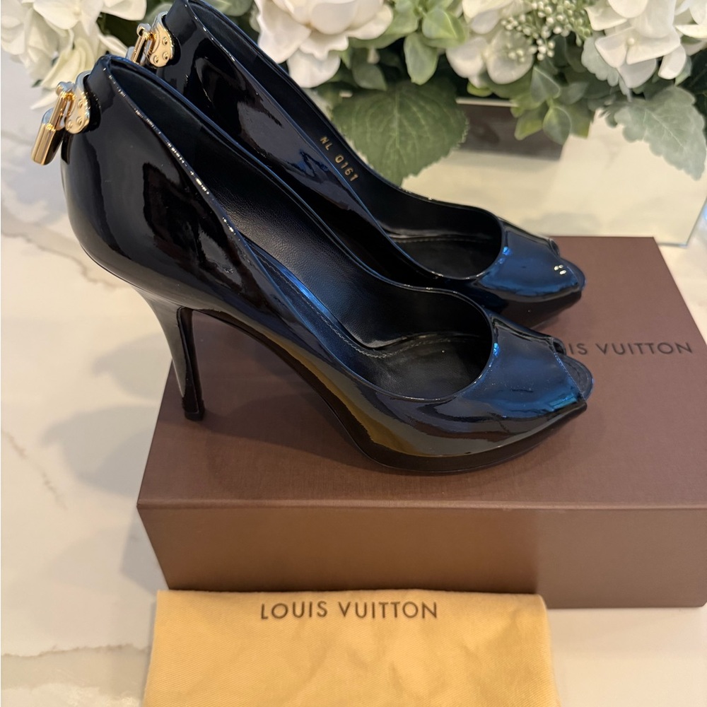 AUTHENTIC LV Louis Vuitton Black Heels with Gold Lock Detail - Picture 3 of 17